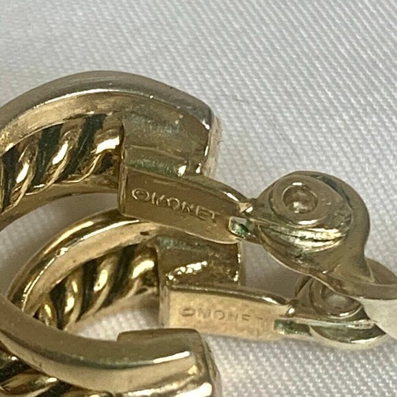 Vintage Monet Gold Tone Clip On Earrings - Picture 5 of 9